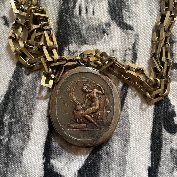 Pyrrha necklace - Picture 2 of 5
